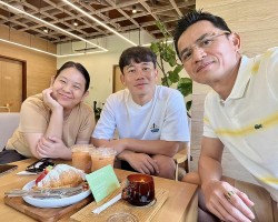 Đội trưởng CLB Hoàng Anh Gia Lai Trần Minh Vương sang Thái Lan thăm gia đình HLV Kiatisuk