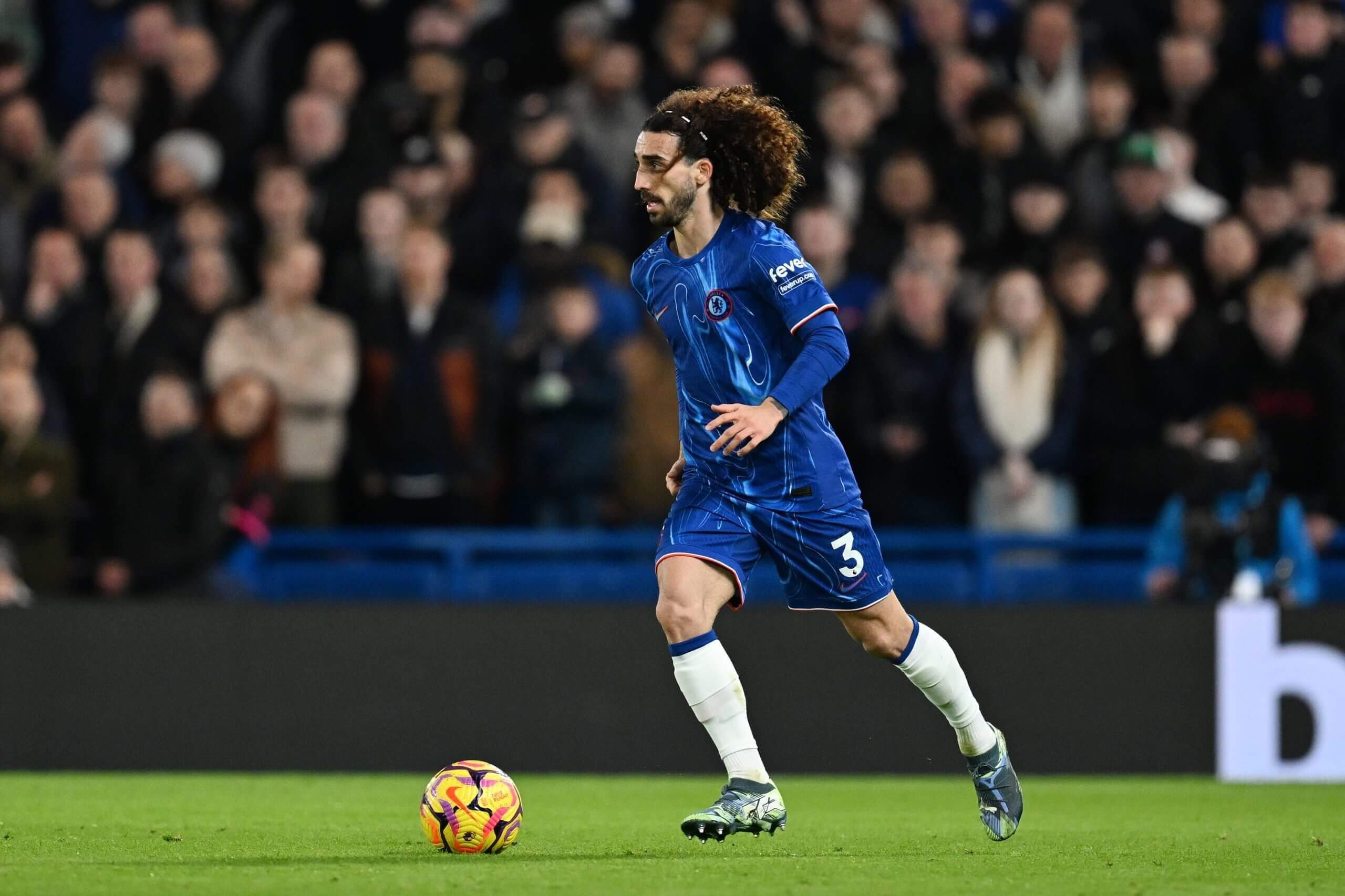 Cucurella tuyệt hay khi có bóng và không có bóng