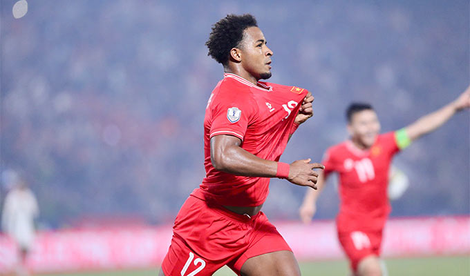 Xuân Son và các đồng đội được mưa lời khen sau chiến thắng 5-0 trước Myanmar - Ảnh: Đức Cường