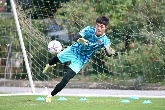 Tin nóng bóng đá Việt 7/12: Việt Nam có đội trưởng mới tại AFF Cup, HLV Kim Sang Sik đón tin vui trước trận gặp Lào - Ảnh 3.