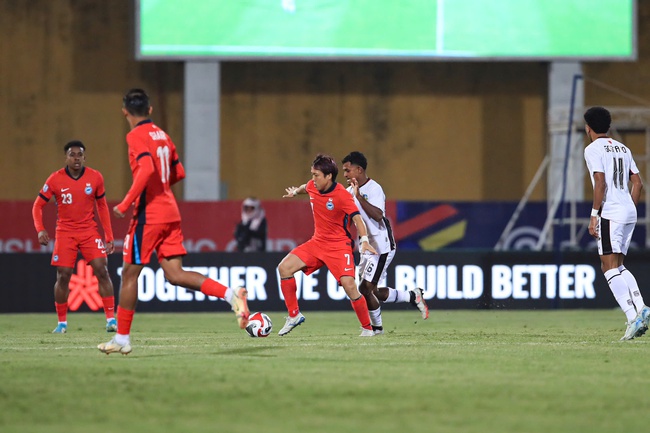 TRỰC TIẾP bóng đá Timor Leste vs Singapore (hiệp 1): Joao Pedro suýt lập siêu phẩm từ giữa sân - Ảnh 4.