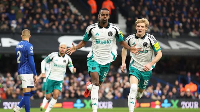 Nhận định Arsenal vs Ipswich (03h15 ngày 2812) Tiếp tục bám đuổi 2
