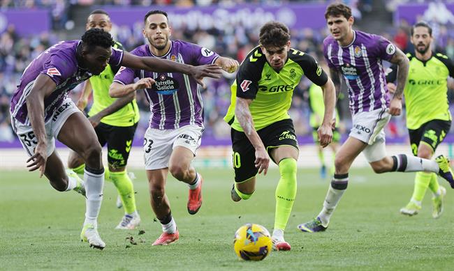 Nhận định Barcelona vs Betis (03h00 ngày 161) Thẳng tiến vào tứ kết 2