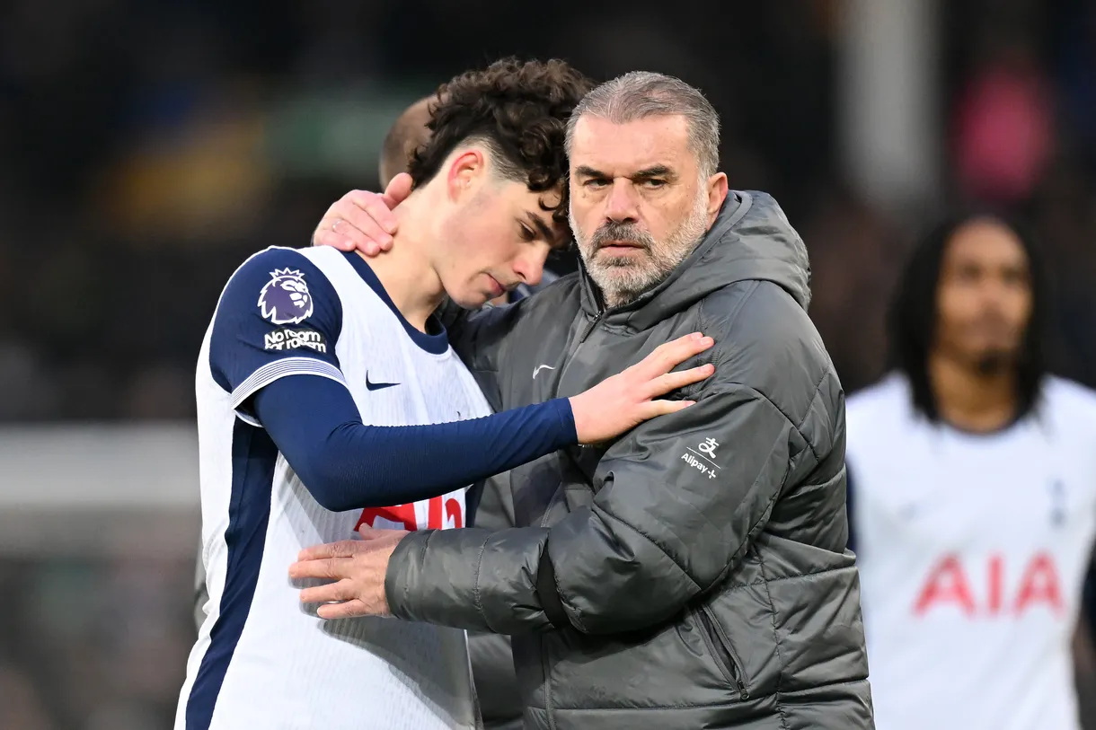 Tottenham khủng hoảng Lỗi thuộc về ai và ai sẽ cứu Spurs 1