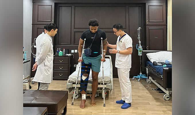 Xuân Son sẽ cần 6 tháng là có thể thi đấu trở lại - Ảnh: Vinmec